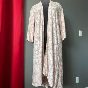 Torrid Light Pink Hacci Burnoit Hi-Lo Kimono Size 0 = 12-14